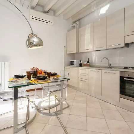 Desenzanoloft Official Partner Marriott Homes & - Le Petit Bijou - Restyling 2025 - Downtown דסנזאנו דל גארדה